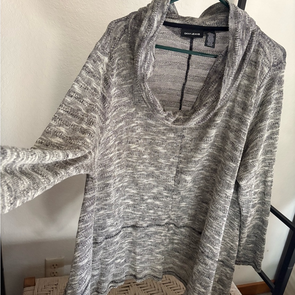 DKNY Black and White Knit Top